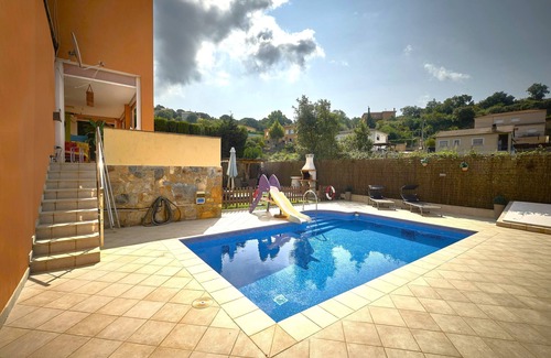 Vidreres Chalet De Esquí | Cozy house with pool