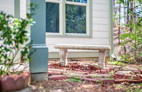 Cary Apartamento | Cozy Industrial Kildaire Farms Home- near Downtown