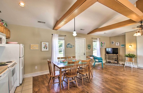 Ironton Cabina | Cozy Ironton Cabin w/ Shared Pool & Private Patio!