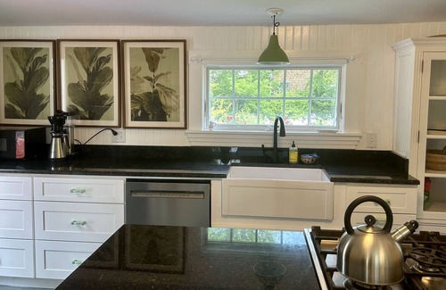 Peaks Island Casa | Cozy Island Retreat / Sleeps 6 / Large Outdoor Space / Firepit / 2 Bikes