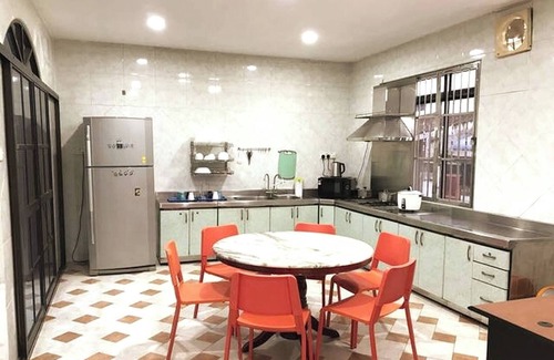 Taman Desa Tebrau Casa | Cozy Johor Bahru Home With Family Room and Unblock Balcony View