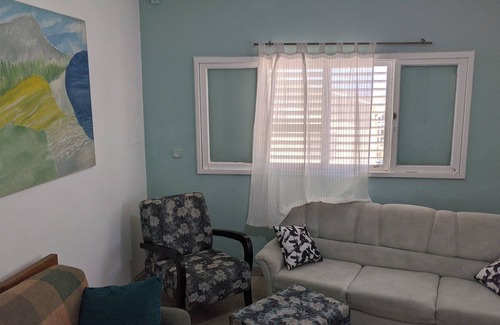 Gesher HaZiv Apartamento | Cozy Kibbutz Apt 5 Minutes From Achziv Beautiful Beach