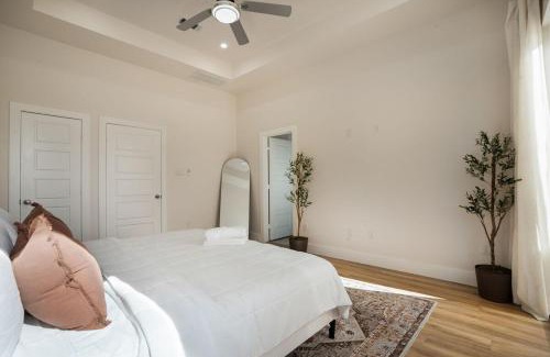 Greater East End Casa | Cozy King Suite in Houston TX