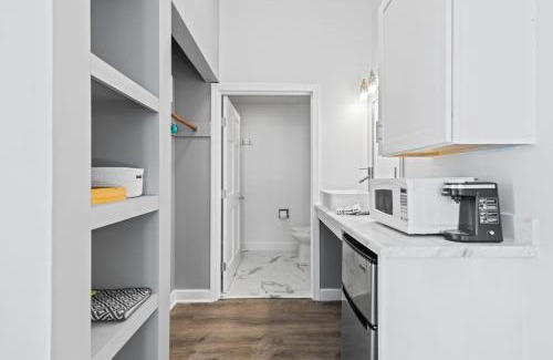 Old Orchard Beach Apartamento | Cozy King Suite Steps to the Beach (441)