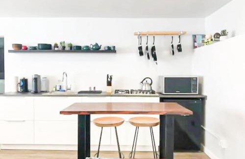 Ladera Heights Casa | Cozy LA Studio Steps from SoFi and LAX - SH3 - LAD