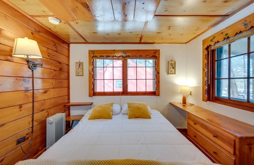 Weirs Beach Apartamento | Cozy Laconia Studio Cabin Near Lake Winnipesaukee!
