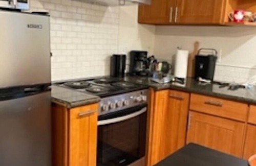 King Apartamento | Cozy Lair-a close-in studio in a welcoming, safe and walkable neighborhood.