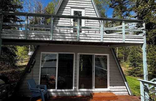 Regional District of Fraser-Fort George Cabina | Cozy lakefront cabin on Nukko Lake.