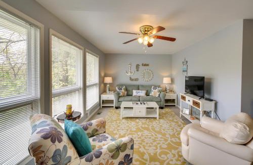 Tanglewood Estates Casa | Cozy Lake Cabin with Dock in Hot Springs Natl Park