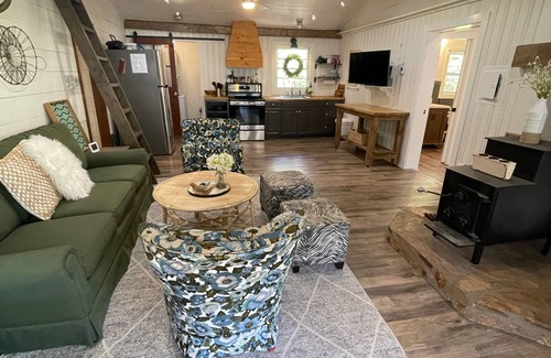 Woodstock Cabina | Acogedora cabaña frente al lago, capacidad para 9 personas, lago Allatoona