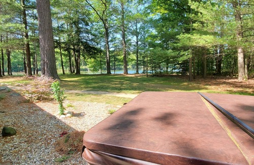 Kalkaska Cabina | Cozy lake front cabin on 6 private acres
