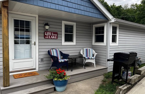 Angola Casa | Cozy lake-front home on beautiful Lake Gage