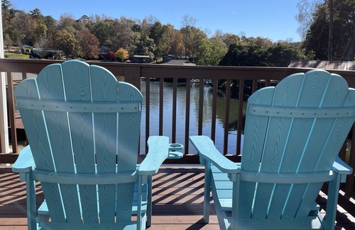 Fortson Casa | Cozy Lake Front Home with Private Boat Launch/Dock