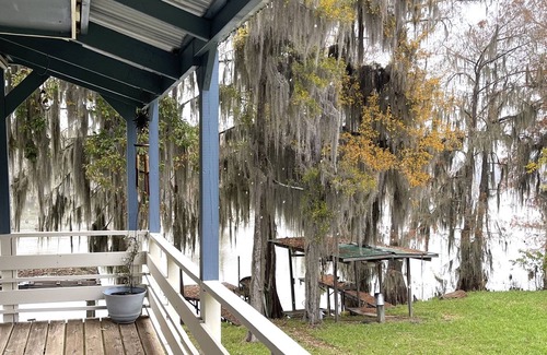 Votaw Cabaña | Cozy Lake Front, Quiet, Relaxing, Beautiful View that feels like home