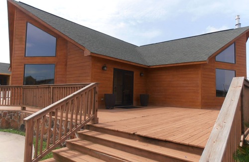 Willis Cabina | Acogedora casa del lago ubicada en el lago Conroe. ¡Pescado del porche!