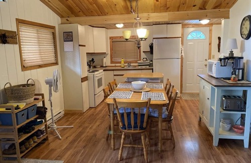 Lac du Bonnet Cabina | Cozy Lake Lac Du Bonnet Cottage getaway