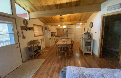 Lac du Bonnet Cabina | Cozy Lake Lac Du Bonnet Cottage getaway