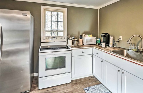 Lake Luzerne-Hadley Casa | Cozy Lake Luzerne Getaway w/ Fire Pit!