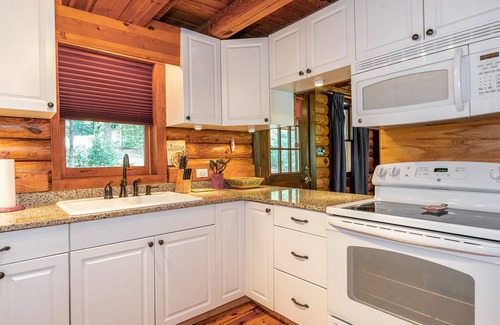 Sherrills Ford Cabina | Cozy Lake Norman log cabin