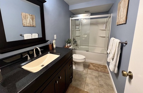 Canandaigua Casa | Cozy Lake-view Chalet w/fireplace - Skiing @ Bristol Mtn+Hunt Hollow 13-25mins
