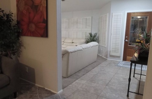 Stonegate Crossing II Casa | Cozy lake view community