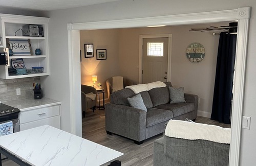 Byrdstown Casa | Cozy Lake View Cottage 2 minutes to Sunset Marina on Beautiful Dale Hollow Lake.