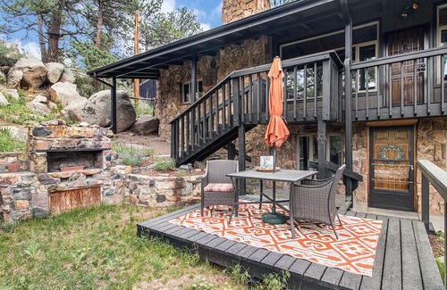 Kerr Gulch Casa | Cozy lake view cottage - 5 minute walk to downtown and lake!