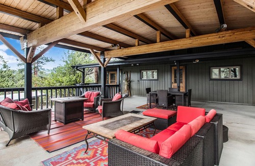 Kerr Gulch Casa | Cozy lake view cottage - 5 minute walk to downtown and lake!