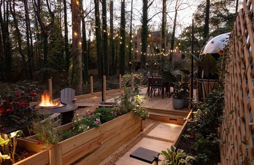 Smyrna Casa | Cozy Lakefront Airstream w/ Private Deck & Firepit - Sleeps 6