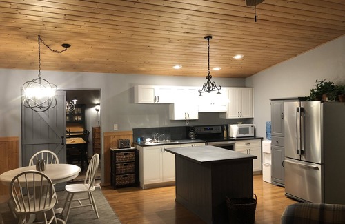 Deka Lake Cabina | Cozy lakefront cabin