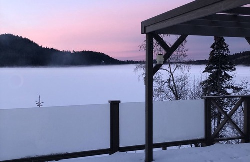 Deka Lake Cabina | Cozy lakefront cabin
