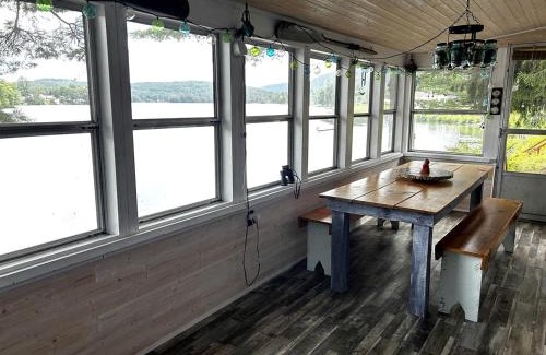 Wells Casa | Cozy Lakefront Cabin Perfect for a Family Getaway in Wells, NY