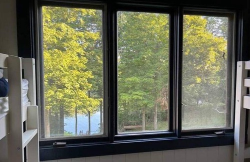 Bellmore Cabina | Cozy Lakefront Cabin on Raccoon Lake, near Turkey Run State Park