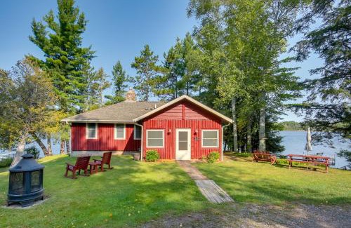 Mercer Casa | Cozy Lakefront Cabin with Indoor Gas Fireplace!