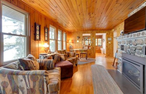 Mercer Casa | Cozy Lakefront Cabin with Indoor Gas Fireplace!