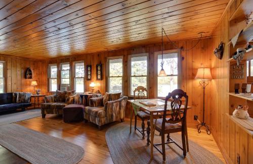 Mercer Casa | Cozy Lakefront Cabin with Indoor Gas Fireplace!