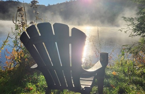La Peche Casa | Cozy lakefront cottage in Wakefield. Pet friendly!