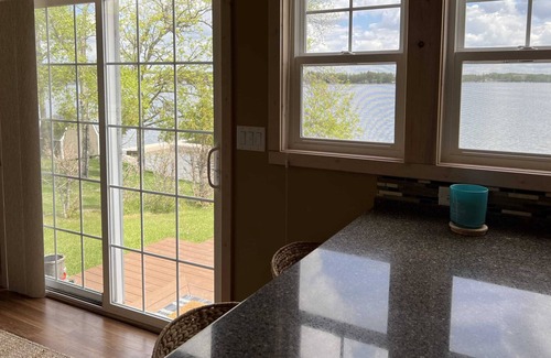 Bottineau Cabina | Cozy Lakefront Getaway on Lake Metigoshe