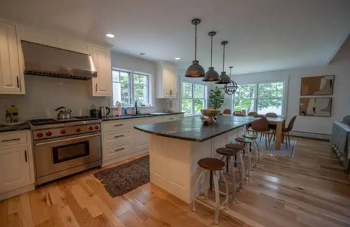 New London Casa | Cozy lakefront property on Sunapee Lake!