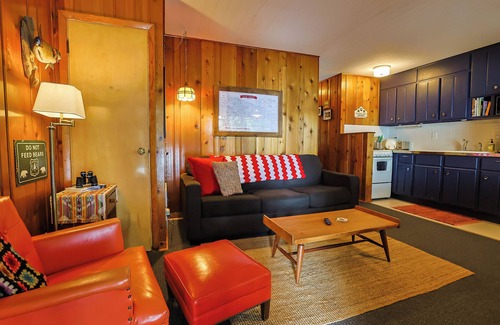 Presque Isle Cabina | Cozy Lakefront Retreat Sleeps 4, Fully Updated