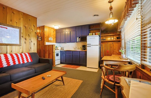 Presque Isle Cabina | Cozy Lakefront Retreat Sleeps 4, Fully Updated