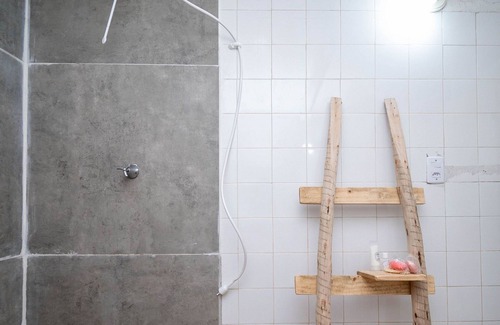 Hidrolandia Casa | Cozy Lakefront Suites RGB