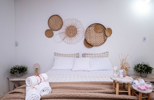 Hidrolandia Casa | Cozy Lakefront Suites RGB