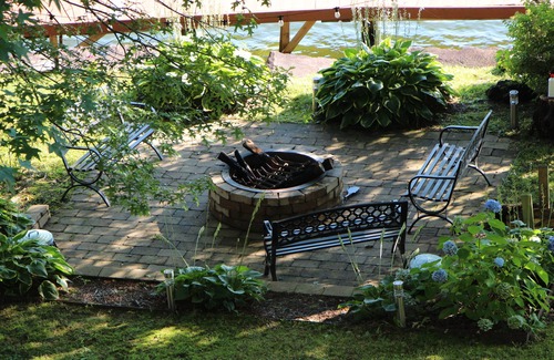 Lake Toxaway Casa | Lakefront Toxaway Home: 20 '130hp Boat INCLUIDO - Los juguetes acuáticos son opcionales