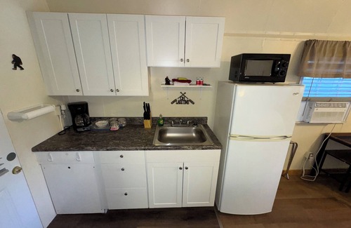 Dandridge Cabina | Cozy Lakeside Cabin 1 Minute Walk From Ship Store & Boat Slips! Rocky
