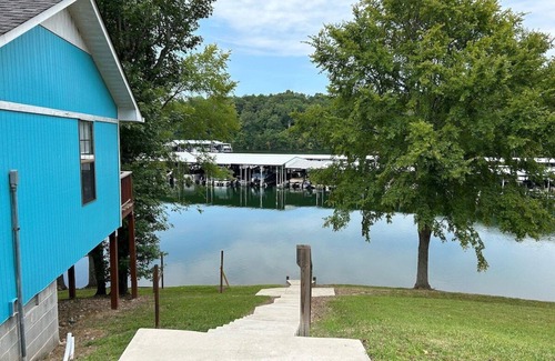 Winchester Cabina | Cozy, lakeside cabin on beautiful Tims Ford Lake