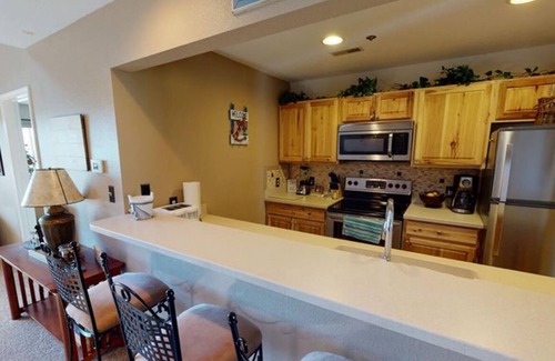 Kaiser Condominio | Cozy Lakeside Condo! Beautiful views of LOTO State Park! Sleeps 7