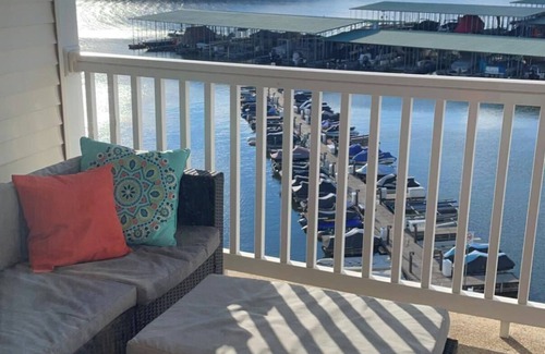 Kaiser Condominio | Cozy Lakeside Condo! Beautiful views of LOTO State Park! Sleeps 7