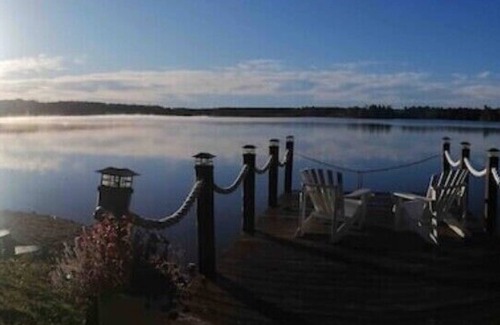 Mount Uniacke Cabaña | Cozy Lakeside Cottage