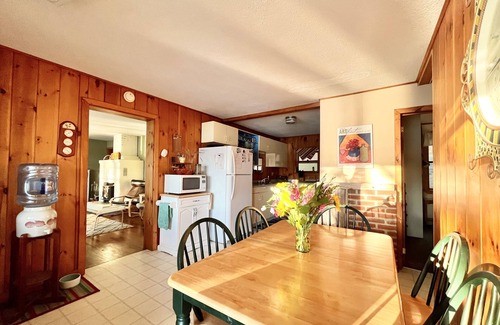 Readfield Cabina | Cozy Lakeside Cottage - Readfield, ME